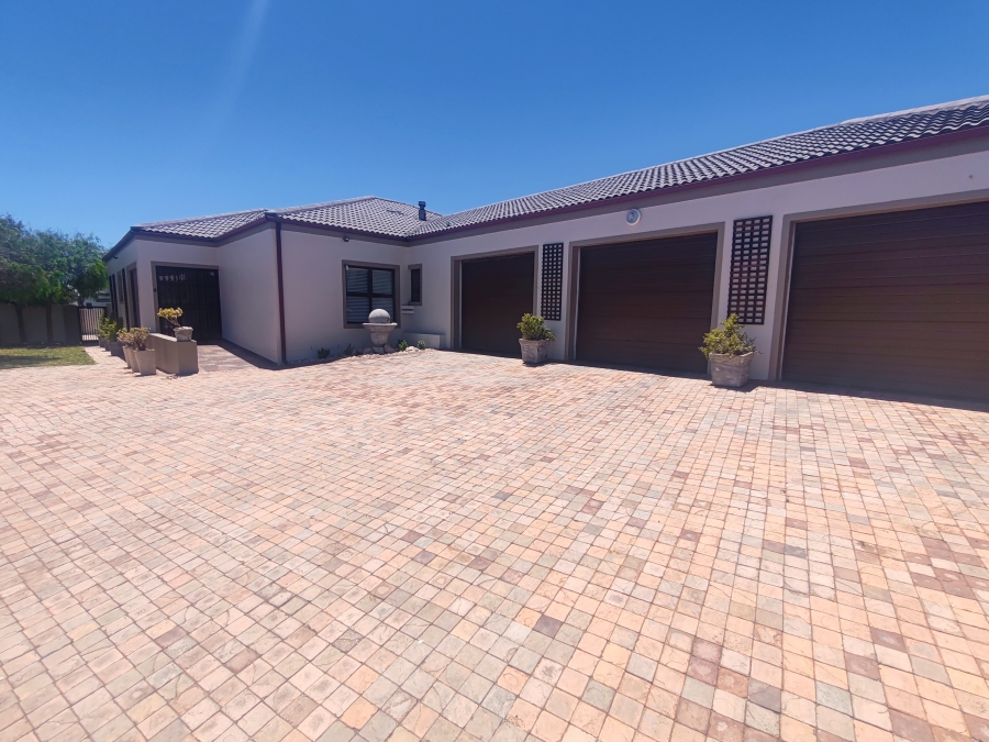 4 Bedroom Property for Sale in Country Club Western Cape